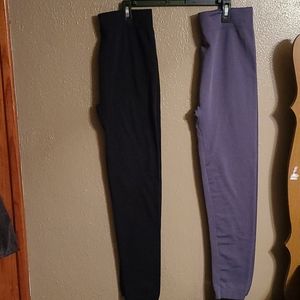 2 pairs of thermal leggings